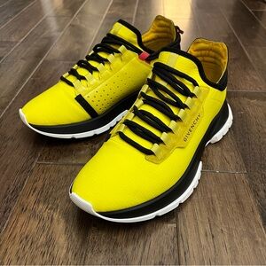 Givenchy Men’s Spectre Runner Low Sneakers in Yellow size 40